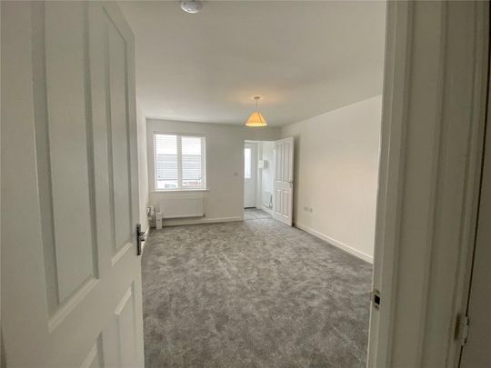 3 bedroom semi-detached house to rent - Photo 1