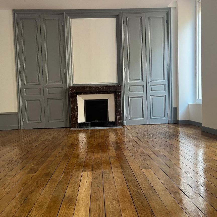 Location Appartement 4 pièces 126m² ANNONAY 07100 - Photo 1