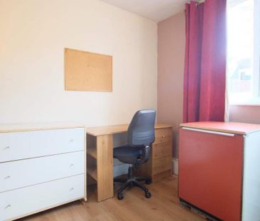 3 bedroom flat share to rent - Photo 3