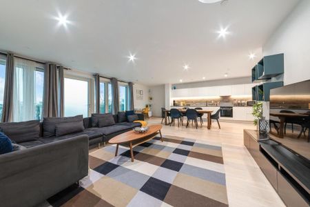 3 bedroom flat to rent - Photo 4