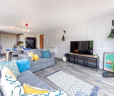 5 bedroom flat to rent - Photo 2