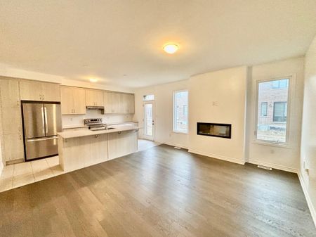 For Lease - 45 Ennerdale Street, Barrie, Ontario - Photo 3
