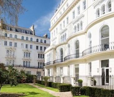 Two Bedroom Flat to rent in London - Photo 1