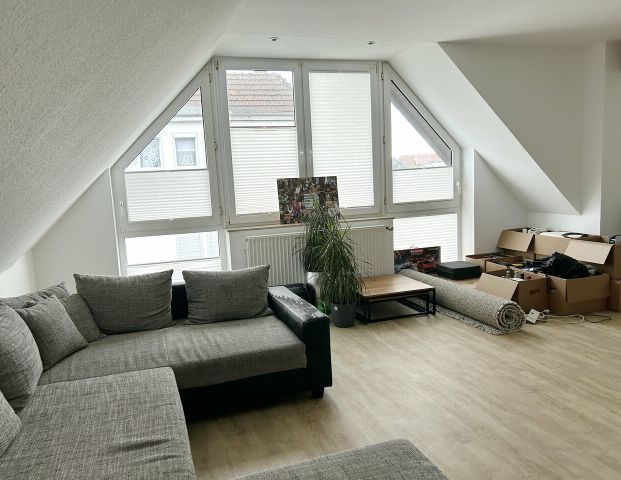 Großzügige Maisonette-Wohnung mit Kamin und 2 Balkonen! - Photo 1