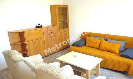 Zrekonštruovaný (ešte neobývaný) 3 izbový byt s loggiou v príjemnej lokalite - Photo 3