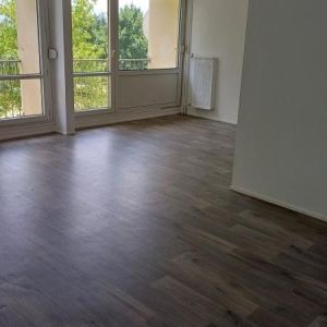 Location Appartement à ST MARCELLIN - Photo 2