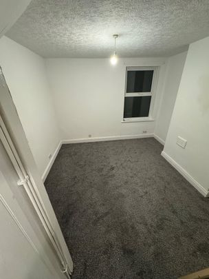 3 Bed Terraced House, Forster St, NG7 - Photo 1