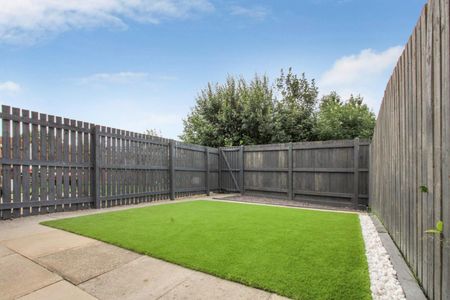 3 bedroom House To Let - Photo 5