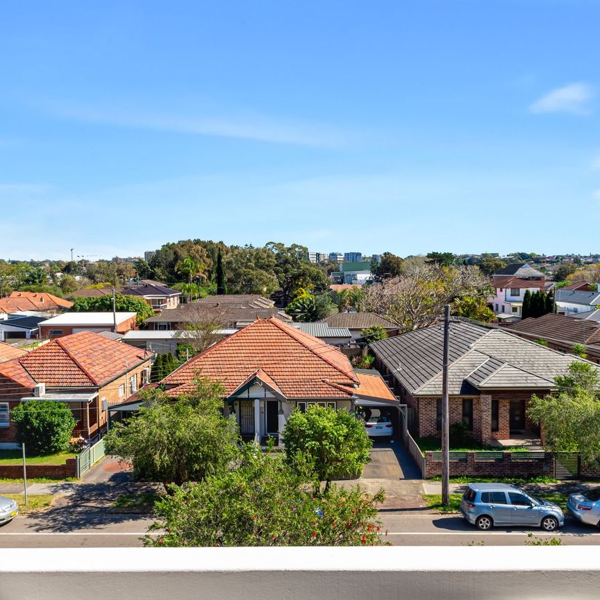 Renovated Apartment with Privacy & District Views - Photo 1