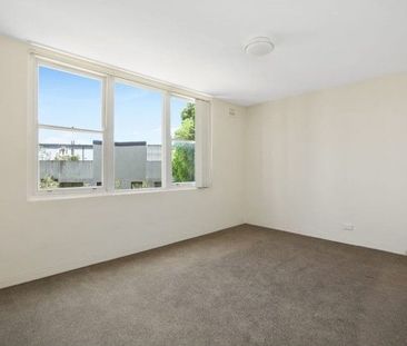 Stylish Coastal Living in Boutique Block of Nine - Photo 3