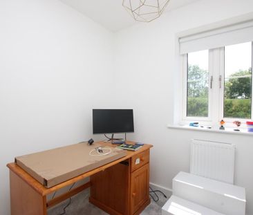 4 bedroom end of terrace house to rent - Photo 5