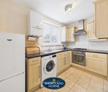 2 bedroom maisonette to rent - Photo 1