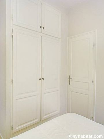 Logement à Paris, Location meublée - Photo 3