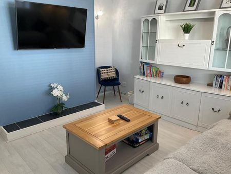 3 bedroom terraced house to rent - Photo 2