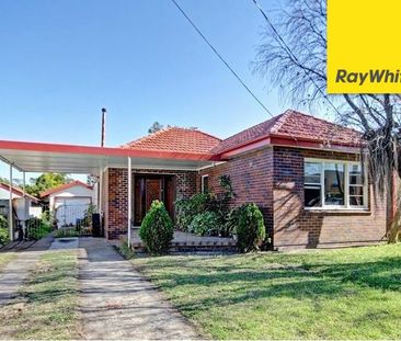 Large 4 Bedroom House for lease now - Photo 6