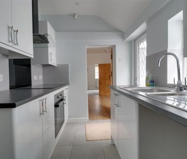 2 bedroom terraced house to rent - Photo 5