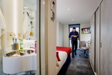 Sapphire Plus En-suite Serviced Apartment - Photo 3