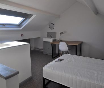 4 bedroom terraced house to rent - Photo 3