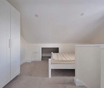 5 bedroom end of terrace house to rent - Photo 2