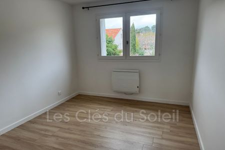 Location Appartement 5 pièces 105m² TOULON 83000 - Photo 2