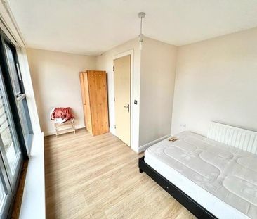4 bedroom terraced house to rent - Photo 3