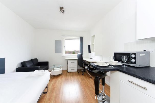 Studio to rent - Photo 1
