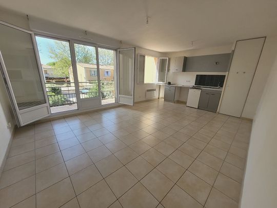 Appartement Salon De Provence 2 pièce(s) 41.2 m2 - Photo 1