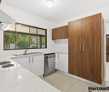 Spacious Family Home in Jindalee - Photo 5