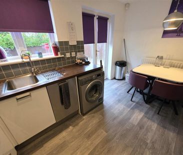 2 bedroom semi-detached house to rent - Photo 5