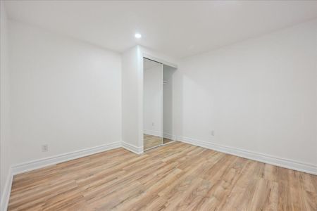 For Lease - 379 Bryant Crescent, Burlington, Ontario - Photo 3