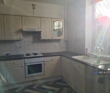 2 bedroom end of terrace house to rent - Photo 4