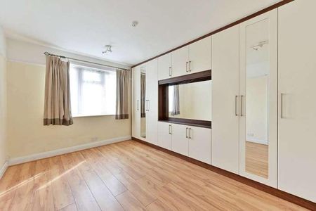 South Merton, Raynes, SM4 - Photo 5