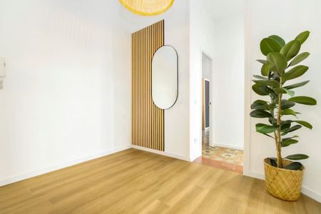 Carrer de la Reina Cristina, Barcelona, Catalonia 08003 - Photo 4