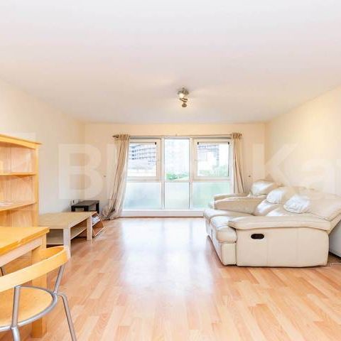 Spacious two bed two bath set within a modern devlopment - Photo 1