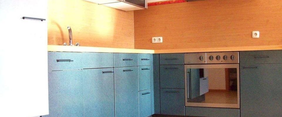 TOP WOHNLAGE! NEUWERTIGE WOHNUNG MIT EINBAUKÜCHE UND GROSSEM BALKON! - Photo 1