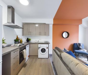 4 bedroom flat to rent - Photo 4