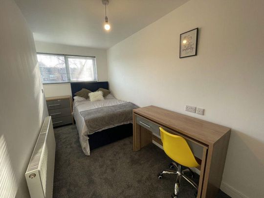 1 bedroom in a house share to rent - Photo 1