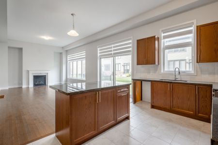 For Lease - 1040 Suddard Avenue, Oshawa, Ontario - Photo 2