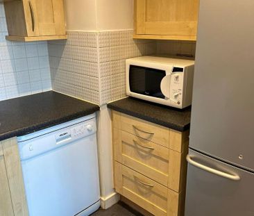 2 bedroom flat to rent - Photo 3