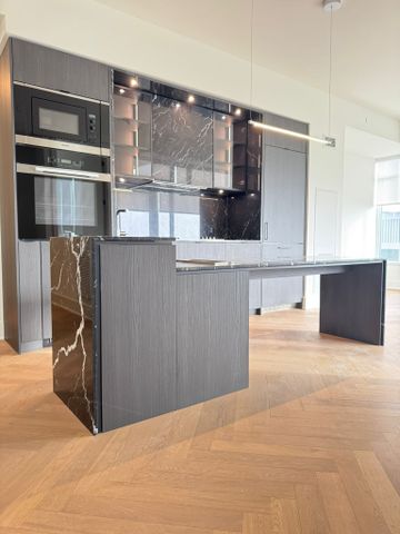 For Lease - 11 Yorkville Avenue Unit# 4209, Toronto, Ontario - Photo 3