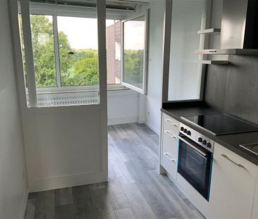 Helle, schön geschnittene 2-Zimmer mit Balkon in der grünen Gartens... - Foto 4