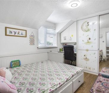 4 bedroom Detached house to rent - Photo 4