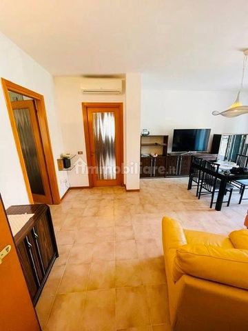 Appartamento via Campania, Centro, Falconara Marittima - Photo 2