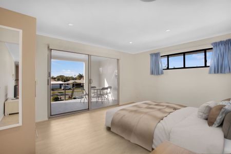 Newly Renovated Furnished Unit! - Photo 4