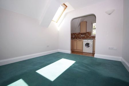 A 1 Bedroom Flat in Lansdown GL50 3RW - Photo 3