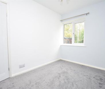 2 bedroom semi-detached bungalow to rent - Photo 6