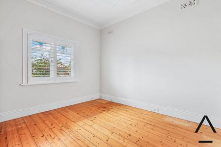 Charming Three Bedroom Family Home in Prime Rosebery Location - Photo 3