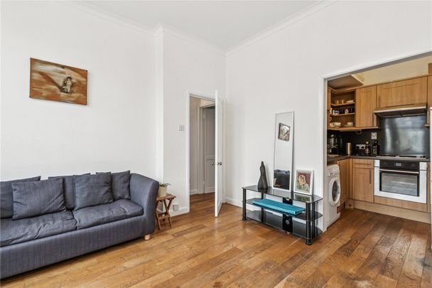 Sinclair Road, Shepherds Bush, W14 flat to rent - Photo 1