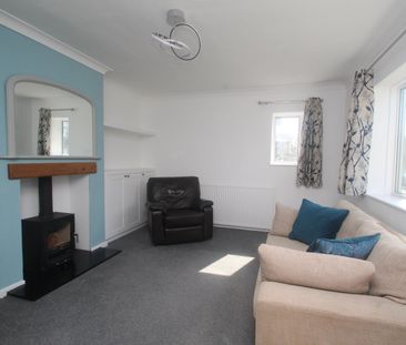 3 bedroom semi-detached house to rent - Photo 2