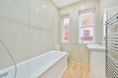 3 bedroom flat to rent - Photo 5